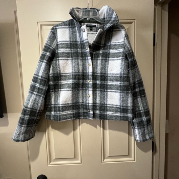 Banana Republic Factory Jackets & Blazers - Great used condition banana republic shacket style jacket. Sz m